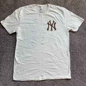 New York Yankees Men's Large T-Shirt Crew Neck NY MLB Cream&Brown Lettering